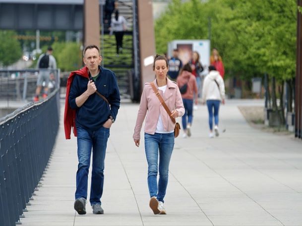 편의점은 밖에서 이용하자